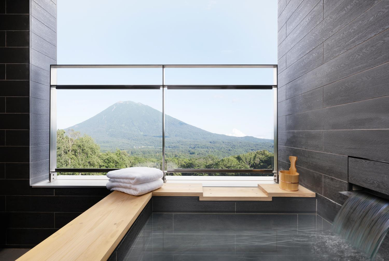 Bathroom 16
