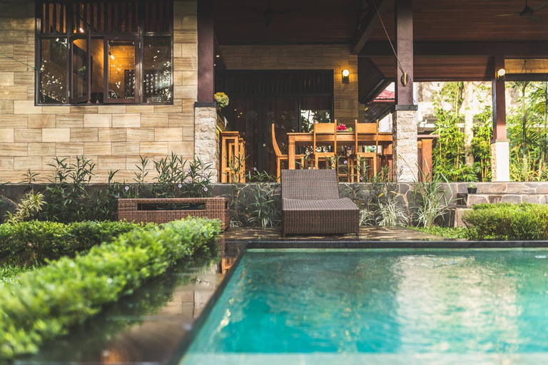 Swimming Pool 13