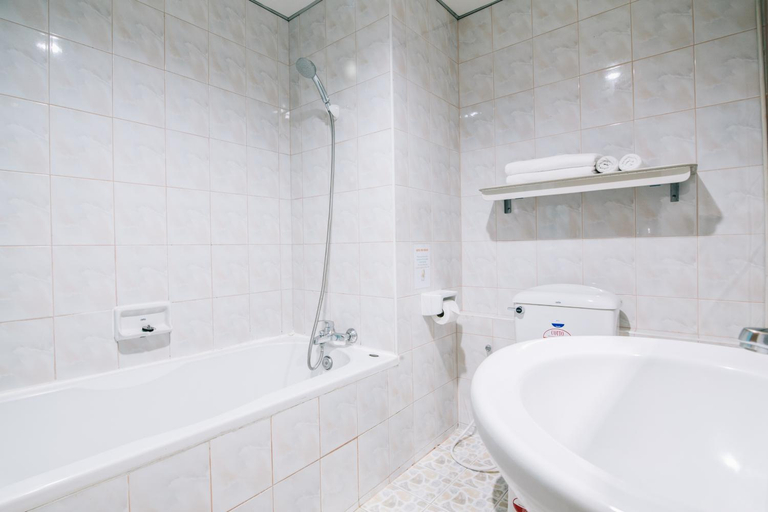 Bathroom 3, Kata Sun Beach Hotel, Pulau Phuket
