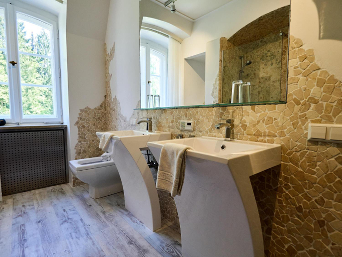 Bathroom 4