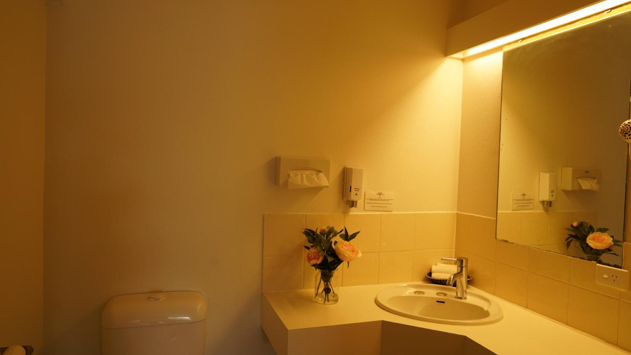Bathroom 3, Country Motor Inn Singleton, Singleton