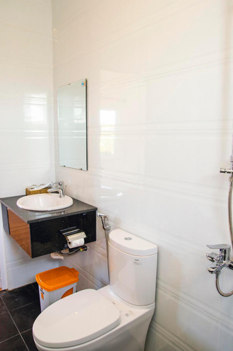 Bathroom 4, Mui Ne Beach Hotel, Phan Thiết