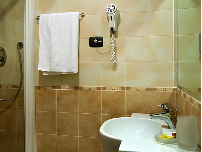 Bathroom 2, Marvit Affittacamere, La Spezia