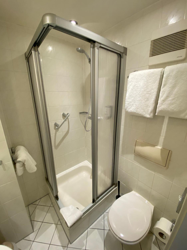 Bathroom 4
