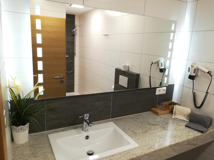 Bathroom 5, Gasthof Bogenrieder, Neuburg-Schrobenhausen