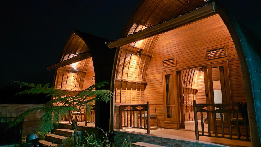 Exterior 4