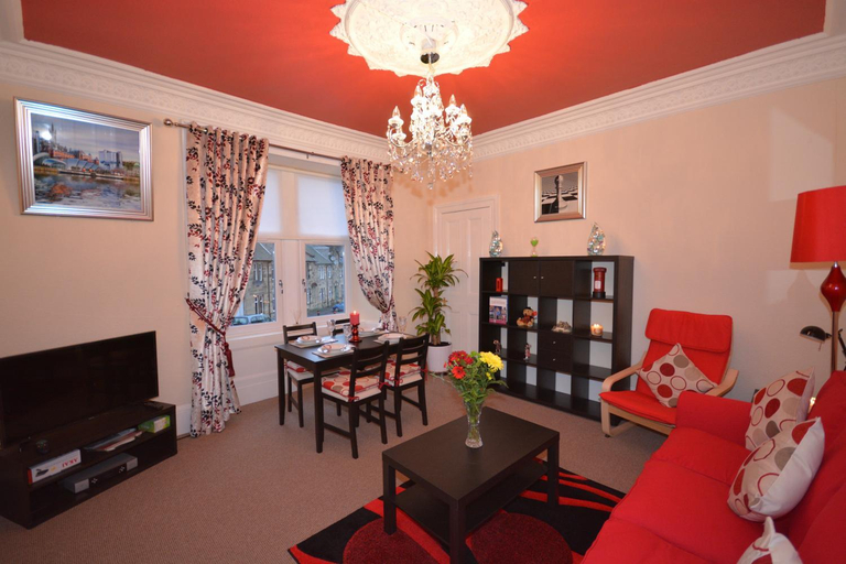 Others 4, Wallace Apartment, Stirling