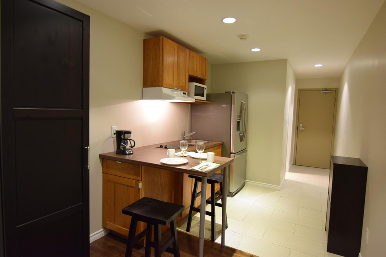 Others 5, The Lion Inn & Suites, Peace River
