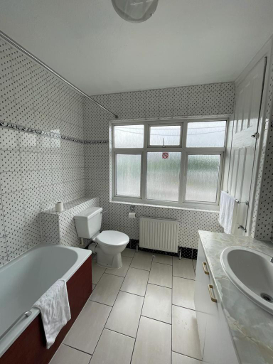 Bathroom 3, St Nicholas Hotel Kenton, London