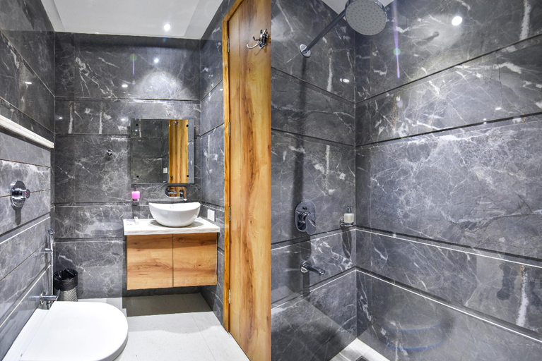 Bathroom 4, Hotel AK Continental Amritsar Just 900 mtr From Golden Temple, Amritsar