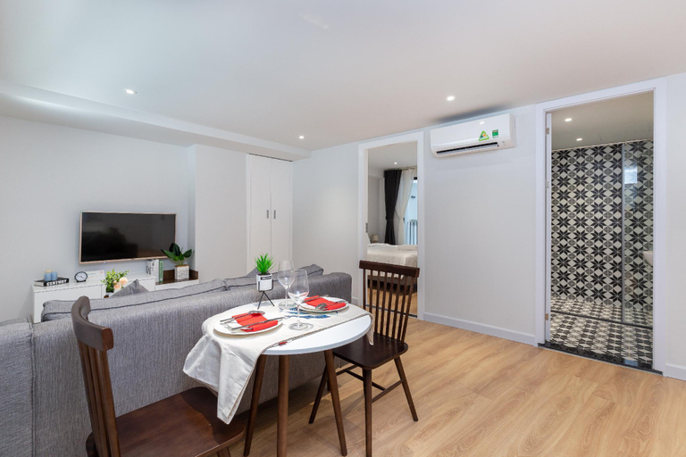 Dining Room 11