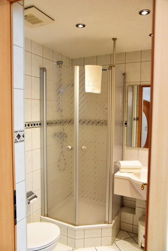 Others 5, Hotel Normandie, Oberhavel