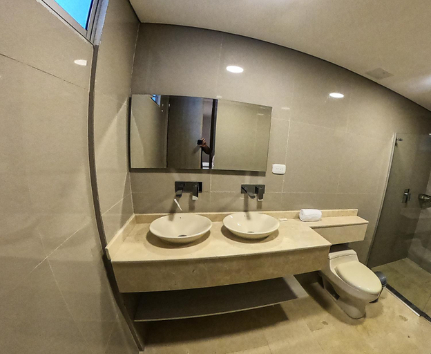 Bathroom 4, Hotel Manzur, Barranquilla