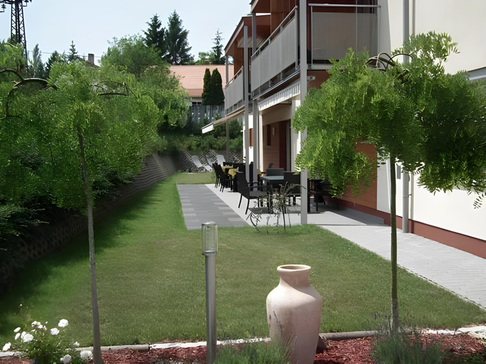 Others 3, Balaca Panzio, Veszprém