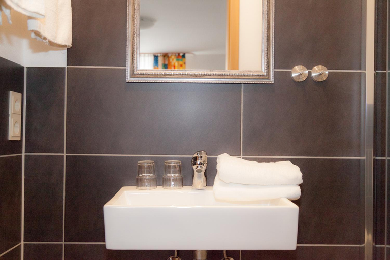 Bathroom 4, Hotel Gasthof Metzgerei Lamm - Benedikt Ruckel, Kitzingen