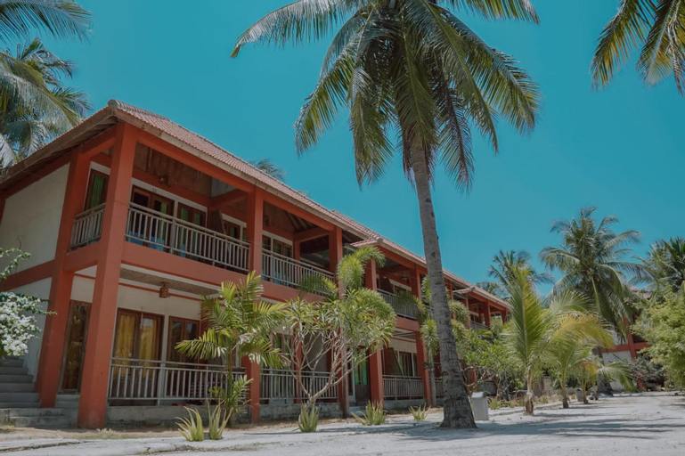 Exterior & Views 1, Anugerah Surf & Dive Resort, Rote Ndao