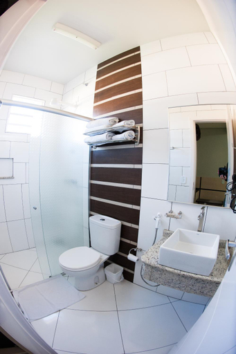 Bathroom 3, Hotel Tito's, Capanema