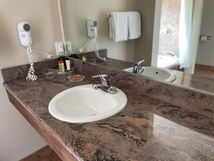 Bathroom 11