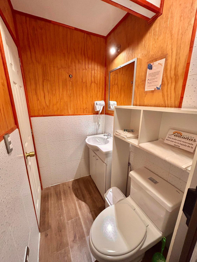 Bathroom 3, Entre Montanas, Palena