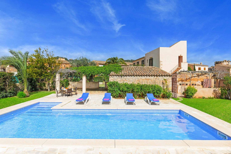 Others 2, Villa Mestressa, Baleares