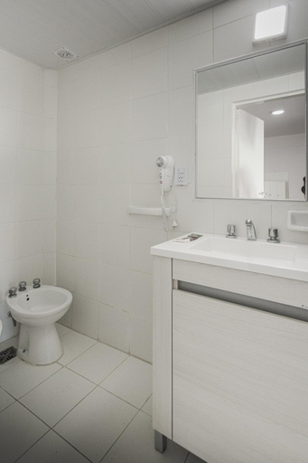 Bathroom 3, Hotel Crespo, Paraná