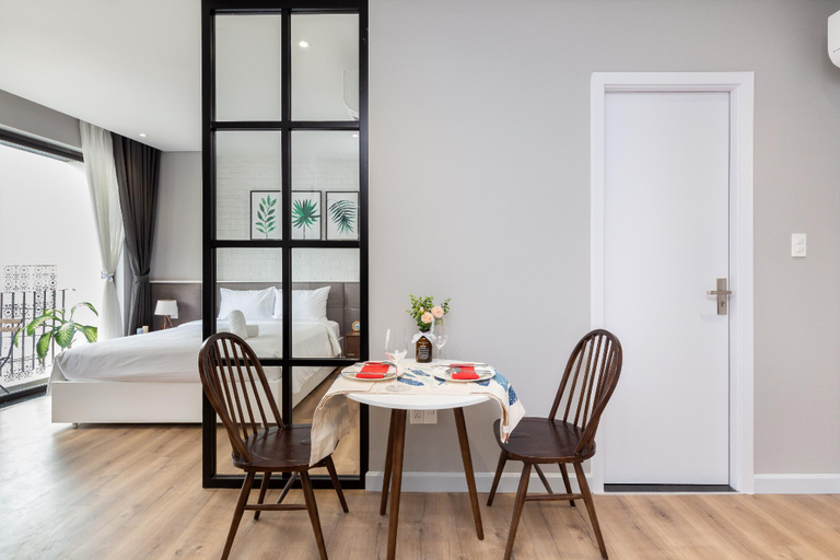 Dining Room 10
