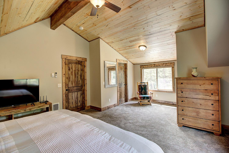 Bedroom 2, North Forty Resort, Flathead