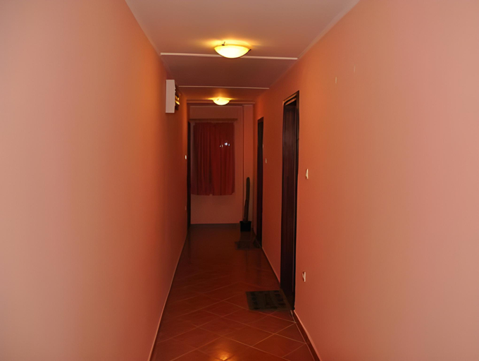 Others 5, Sobe Tron Palic, Subotica