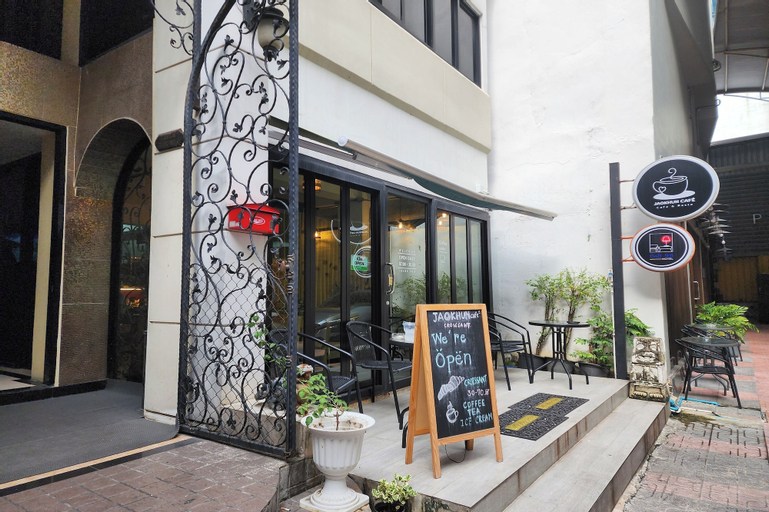 BnB98 Silom Hotel, Bang Rak
