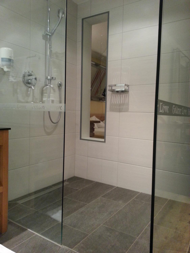 Bathroom 4