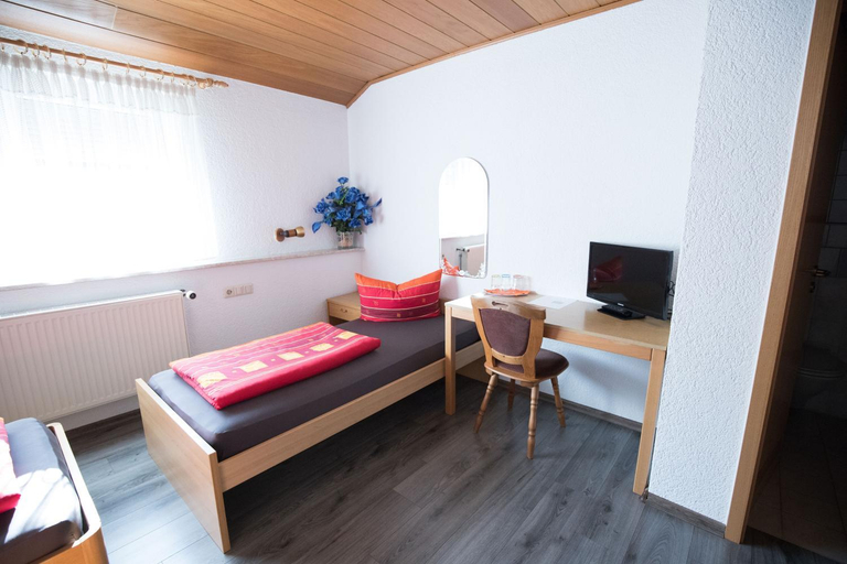 Others 5, Hotel Fantastic, Esslingen