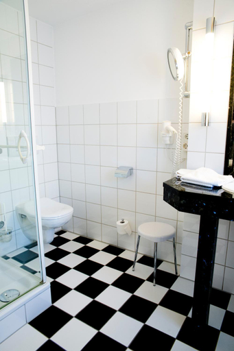 Bathroom 3, Hotel Weber, Marburg-Biedenkopf
