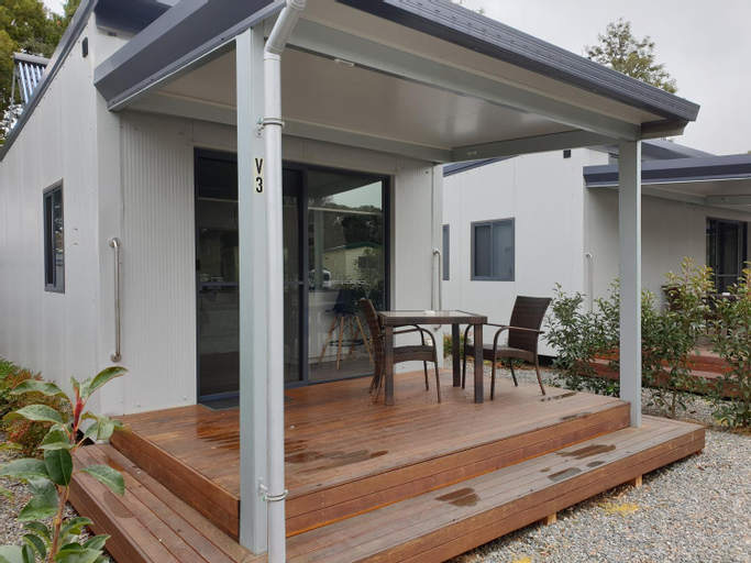 Exterior 6