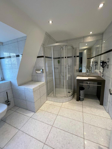 Bathroom 4