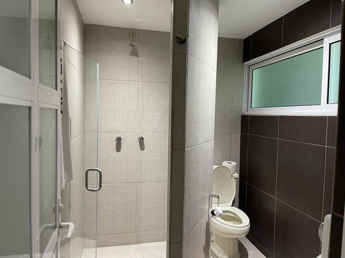 Bathroom 2, Hotel Latino, Venustiano Carranza