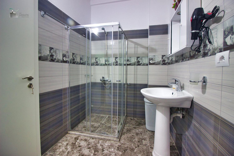 Bathroom 2, DAI Apartments- City & Castle view Gjirokaster, Gjirokastrës
