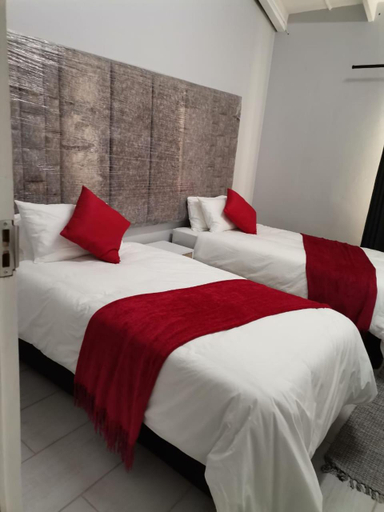 Others 4, Elihle Guest house, Uthungulu