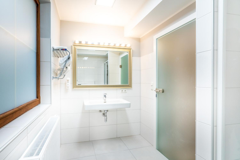 Bathroom 1, Altstadt Liebling, Vöcklabruck