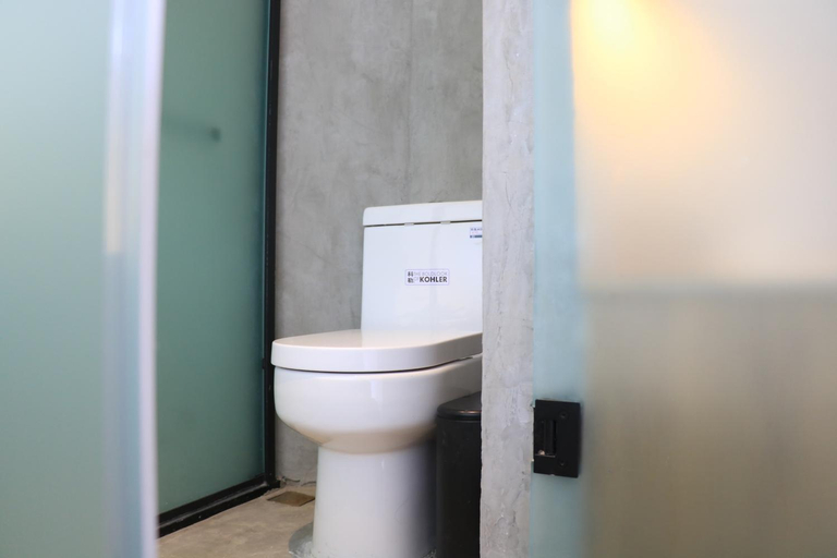 Bathroom 3, Moonlight Hotel, Chengdu