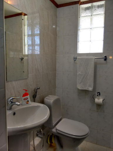 Bathroom 5, Janishi Residencies, Negombo