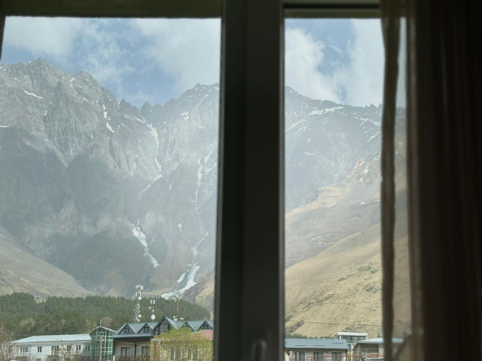 Others 3, Geo Inn, Kazbegi