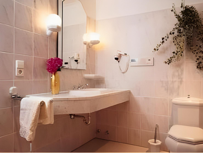 Bathroom 2, Privathotel Brugges Loui, Waldeck-Frankenberg