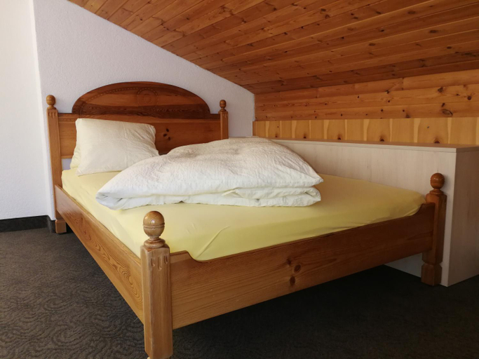 Bedroom 2, Ambiente Mountain Style, Visp