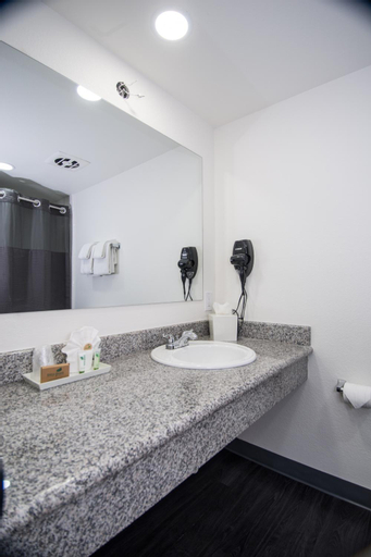 Bathroom 15