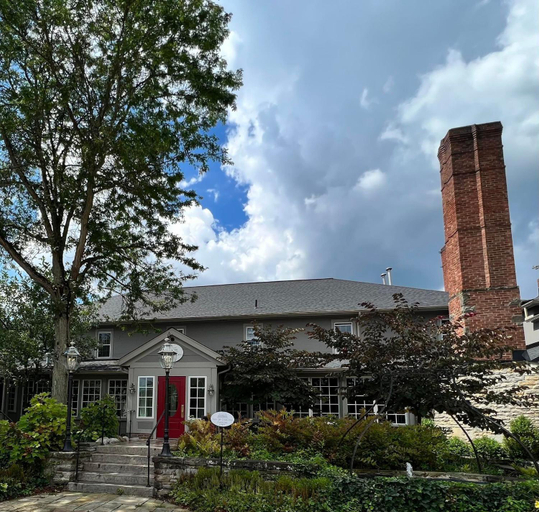 Others 3, Inn of Chagrin, Cuyahoga