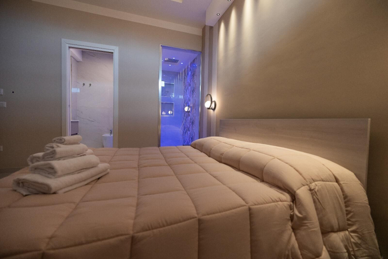 Bedroom 5, Luxury Rooms Hotel, Napoli