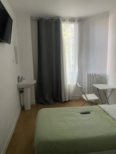 Bedroom 4, Le Palmier, Seine-Saint-Denis