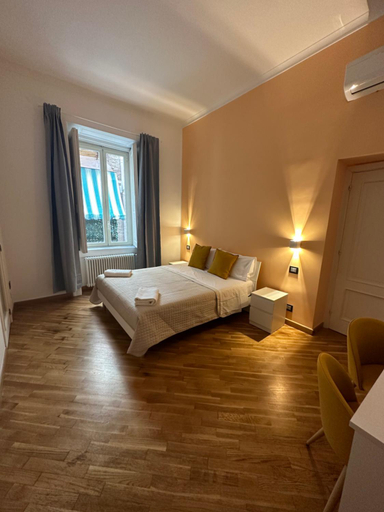 Others 3, Carme Guest House, Napoli
