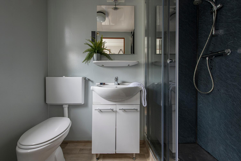 Bathroom, 37, located in a quiet & wooded area!, Oisterwijk