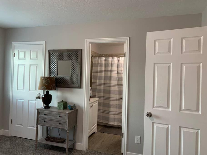 Others 4, Rooms with a Mountain View, Utah